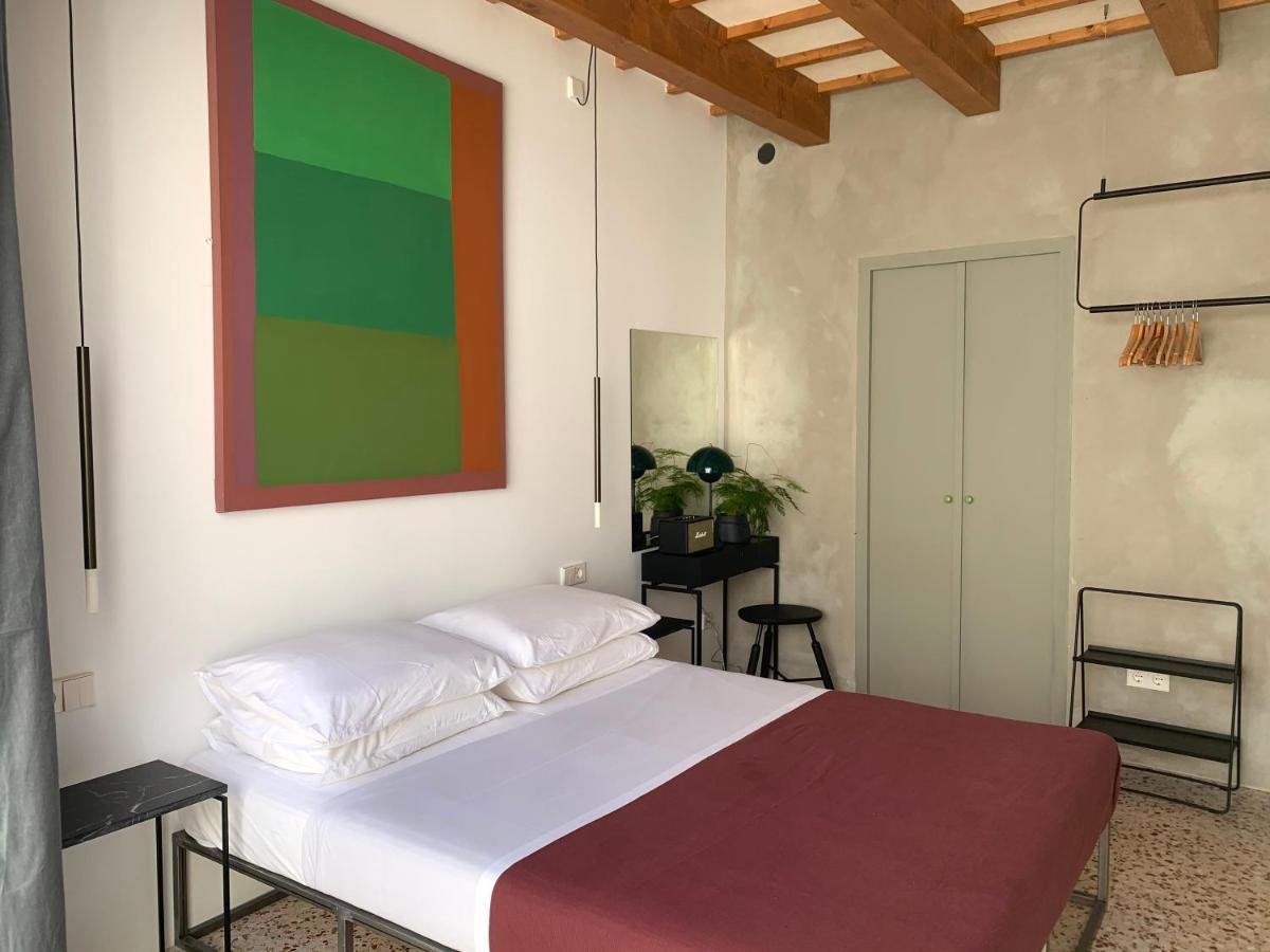 Fragile Hotel Ciutadella  Luaran gambar