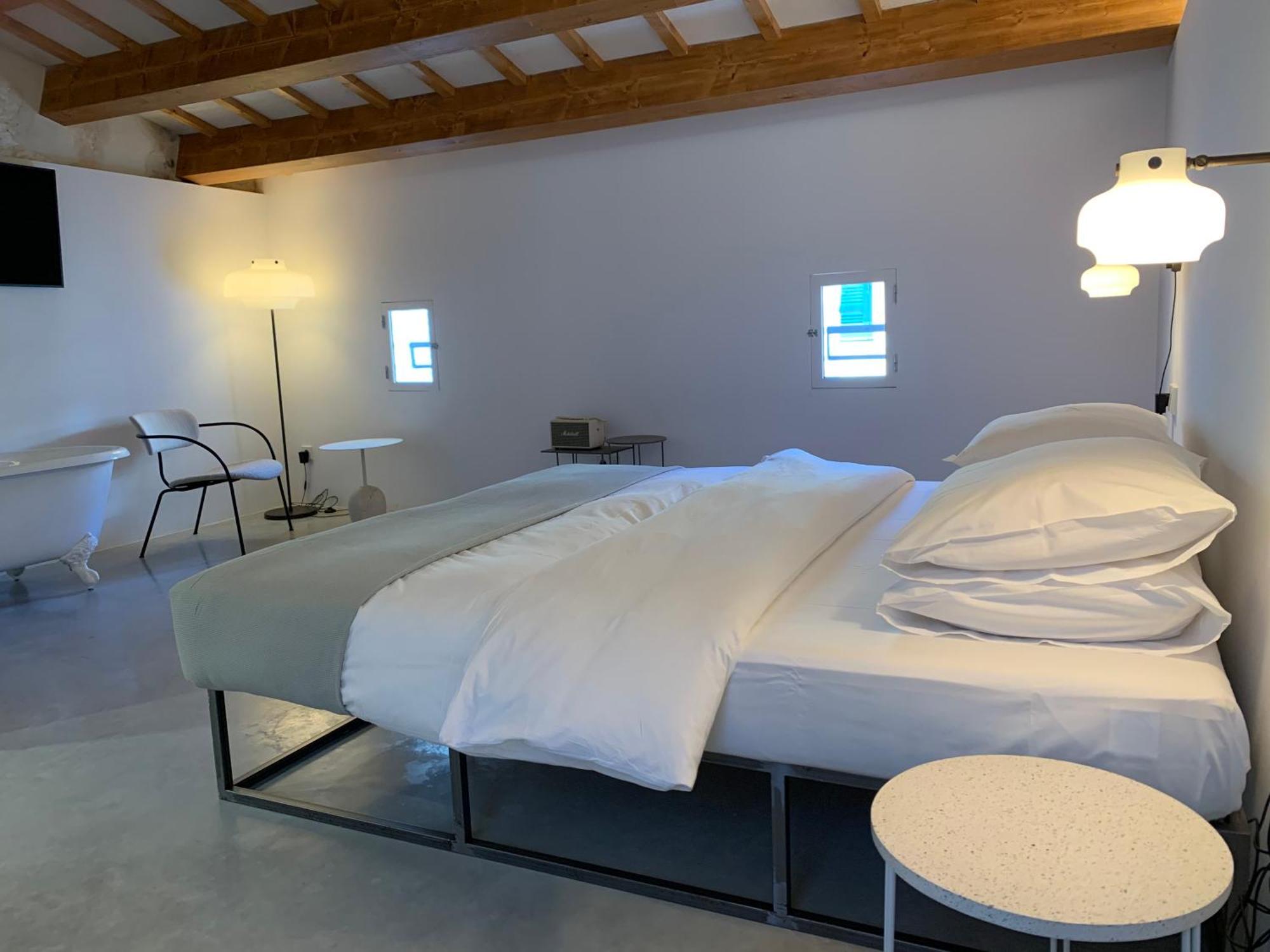 Fragile Hotel Ciutadella  Luaran gambar